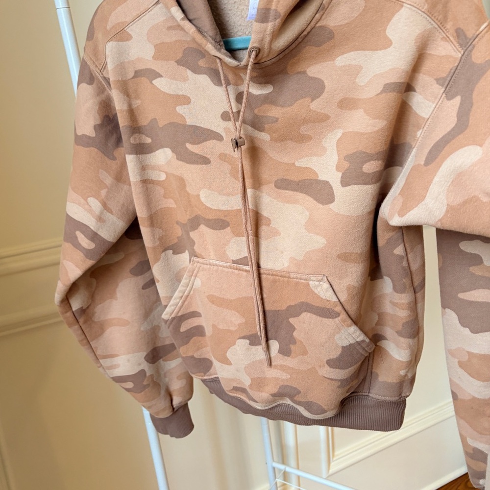 Fabletics Forever Fleece Hoodie in Teddy Large Camo/Latte